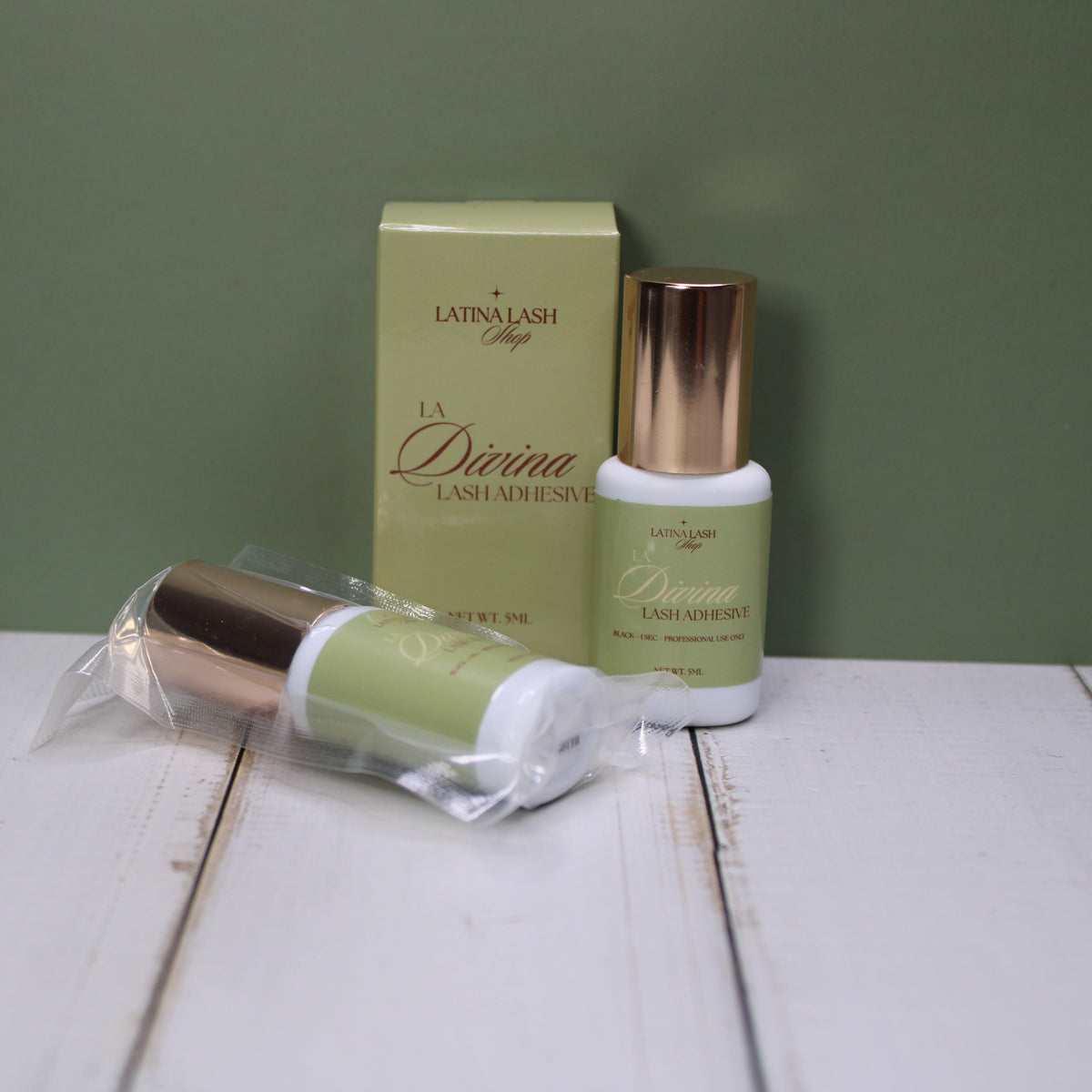 La Divina Adhesive